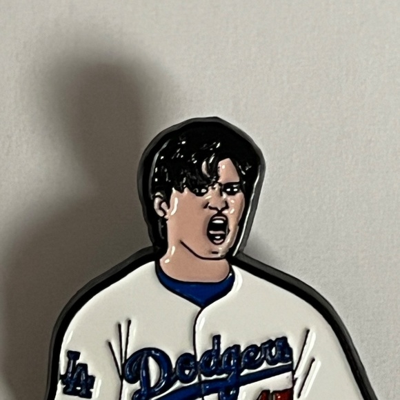 LA Dodgers Shohei Ohtani 17 Hat Pin Pins Baseball Hats Bag Fitted New Era Jersey - Picture 2 of 7